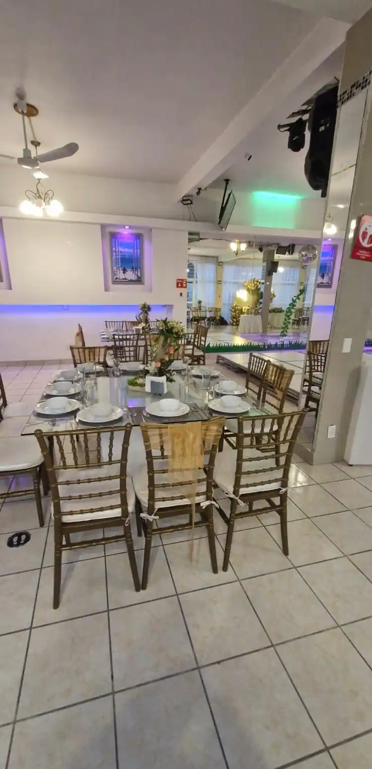 Iluminación ambiental dorada